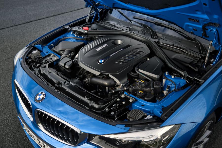 Моторный отсек BMW 340i Gran Turismo M Sport (F34) 2016 года  (WW) (фото 25 из 28)
